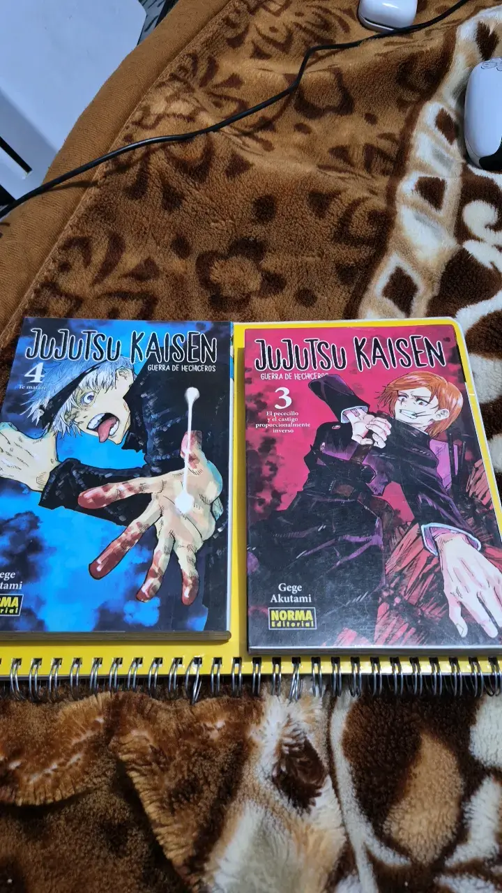 Mangas Jujutsu Kaisen volúmenes 3 y 4