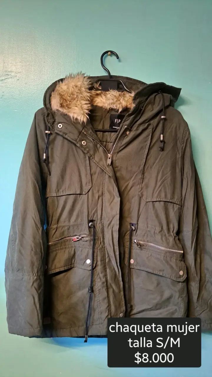 Chaqueta mujer verde con capucha FSP