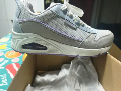 Zapatillas Skechers gris con suela gruesa - miniatura 1