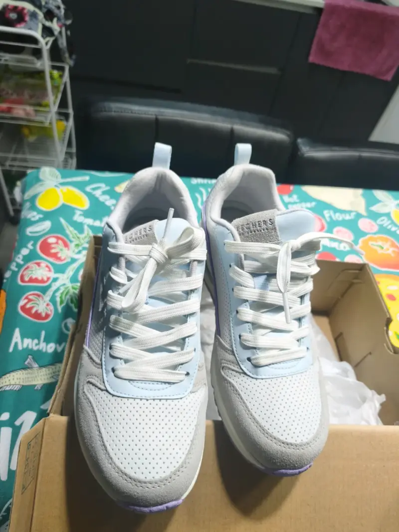 Zapatillas Skechers gris con suela gruesa - 2