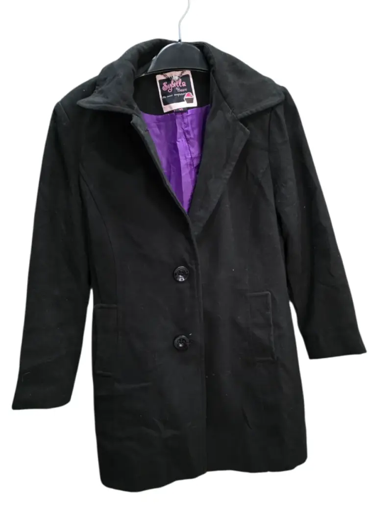 Abrigo negro Sybilla con forro morado - 1