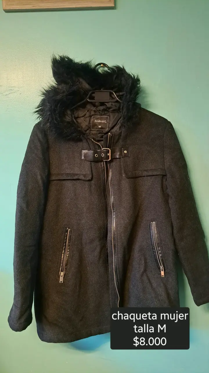 Chaqueta negra mujer con capucha Boulevard