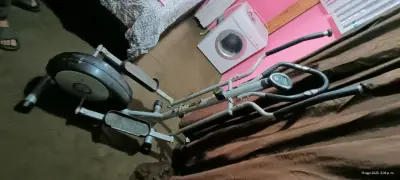 Máquina elíptica para ejercicio en casa - miniatura 1