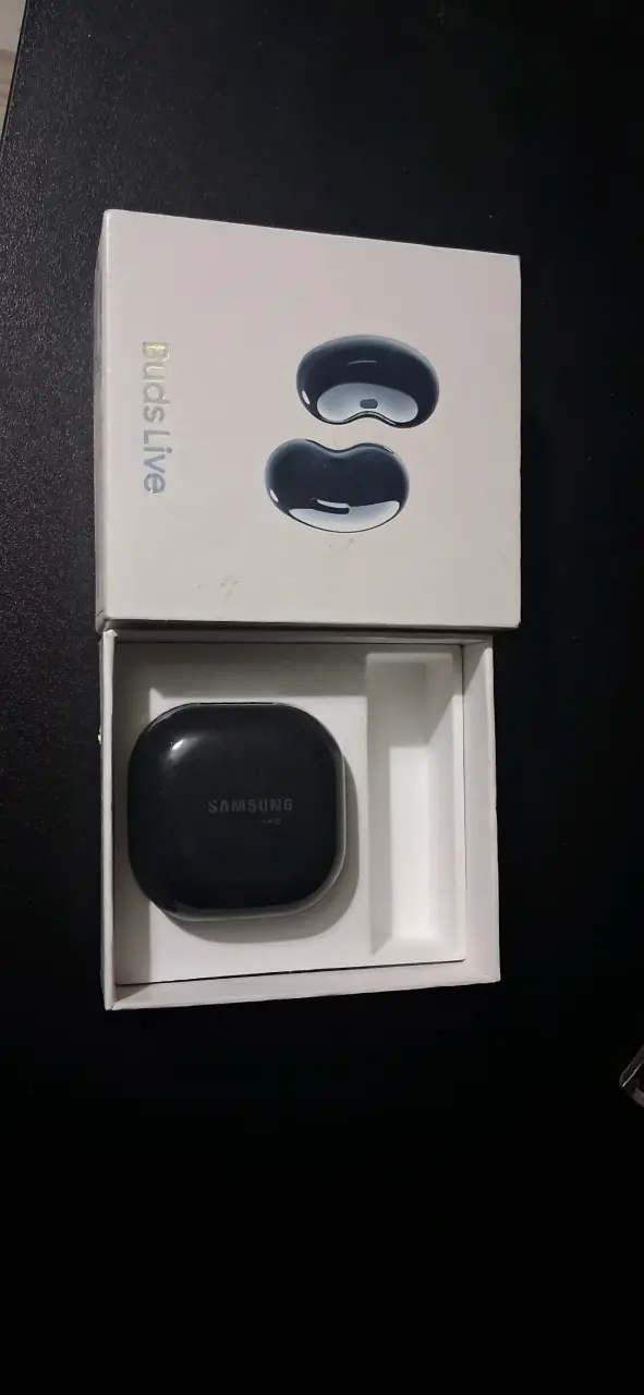 Samsung Galaxy Buds Live negros en caja - 1