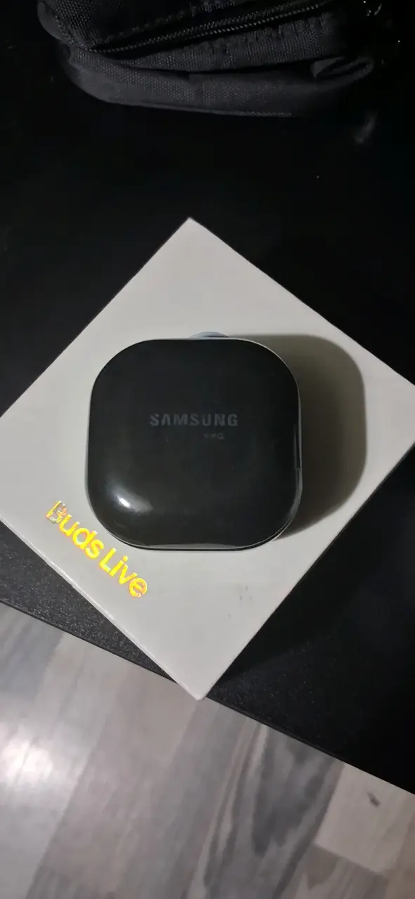 Samsung Galaxy Buds Live negros en caja - 2