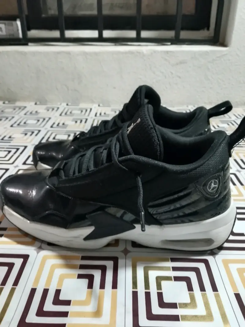 Zapatillas Jordan Max Aura 6 negras - 3