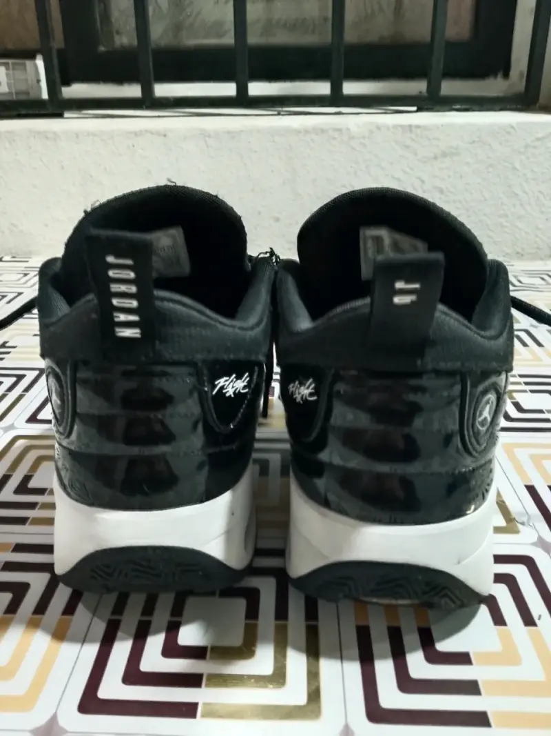 Zapatillas Jordan Max Aura 6 negras - 4
