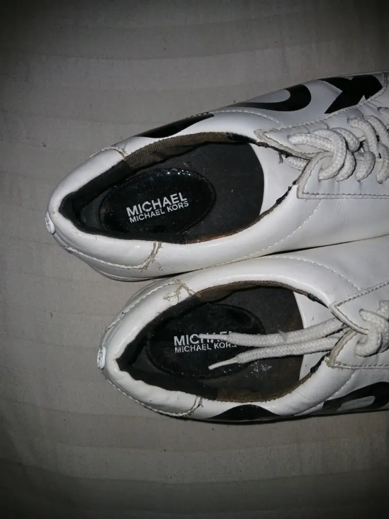 Zapatillas blancas Michael Kors de cuero - 4