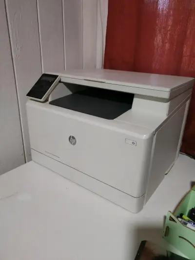 Impresora multifuncional HP LaserJet Pro - miniatura 1