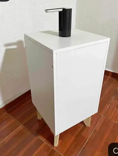 Mueble dispensador de agua con puerta - miniatura 2