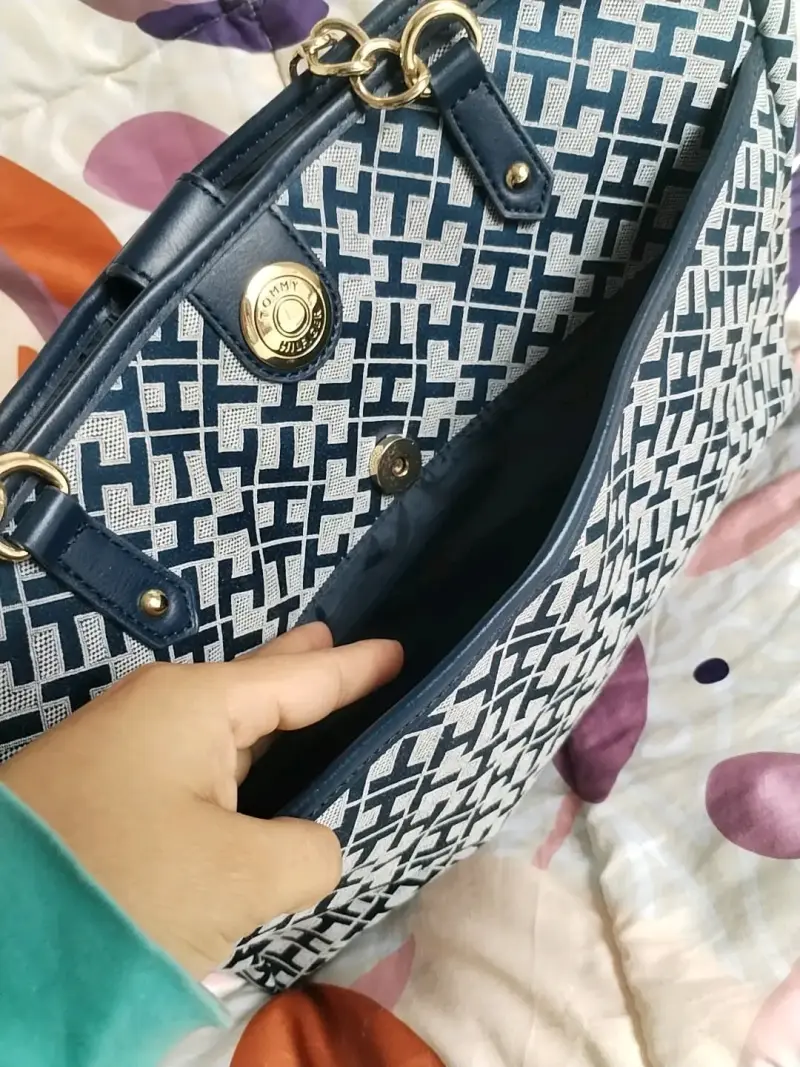 Bolso tote azul con diseño geométrico - 2