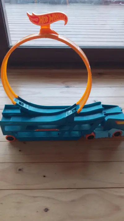 Pista de autos Hot Wheels con loop - miniatura 1