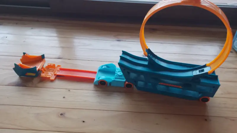 Pista de autos Hot Wheels con loop - 2