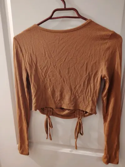 Polera manga larga ajustable color camel - miniatura 2