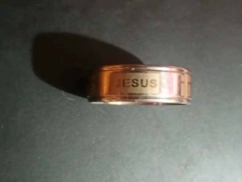 Anillo de acero quirúrgico con grabado religioso - 2