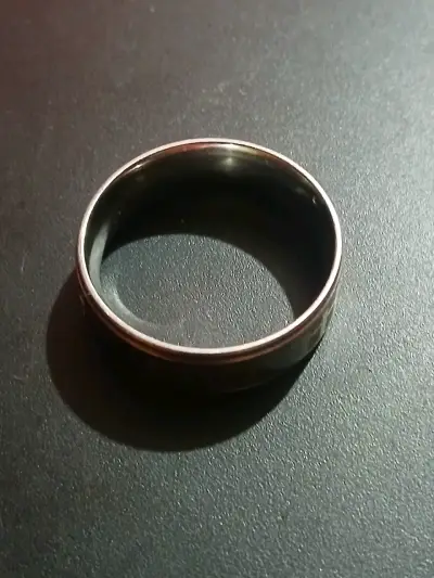 Anillo de acero quirúrgico con grabado religioso - miniatura 3