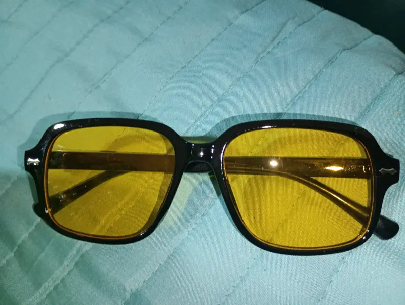 Lentes de sol con filtro amarillo - 1
