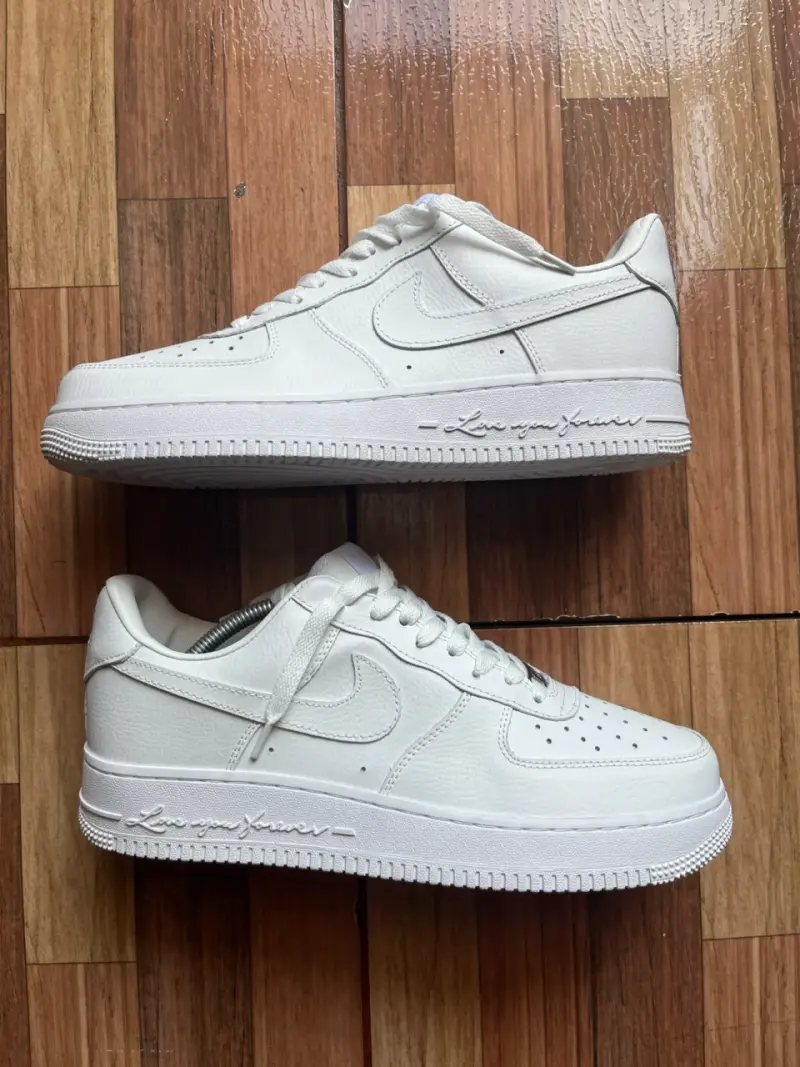 Zapatillas deportivas blancas Nike clásicas - 1