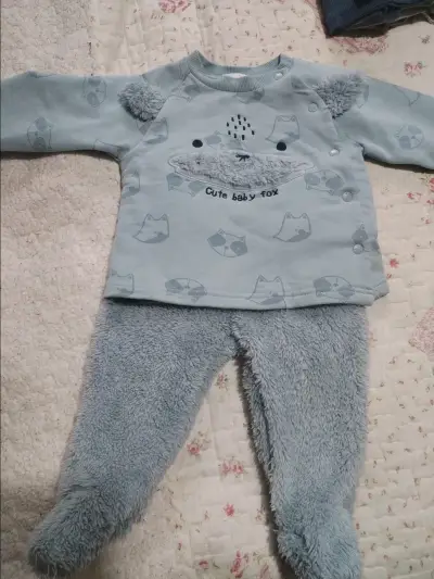 Pantalones de mezclilla para niño con tirantes - miniatura 3