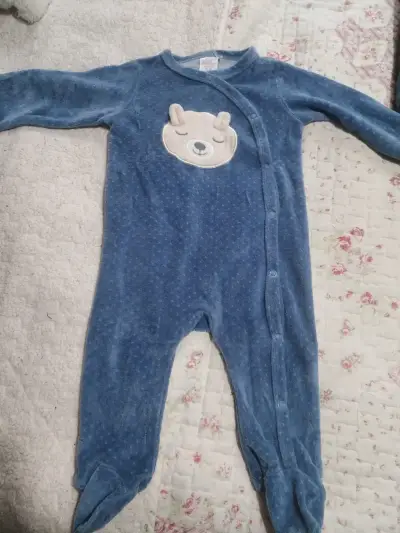 Pantalones de mezclilla para niño con tirantes - miniatura 4
