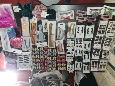 Set de accesorios para el cabello y belleza - miniatura 1