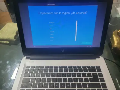 Notebook HP con pantalla de 14 pulgadas Windows 10 - miniatura 3