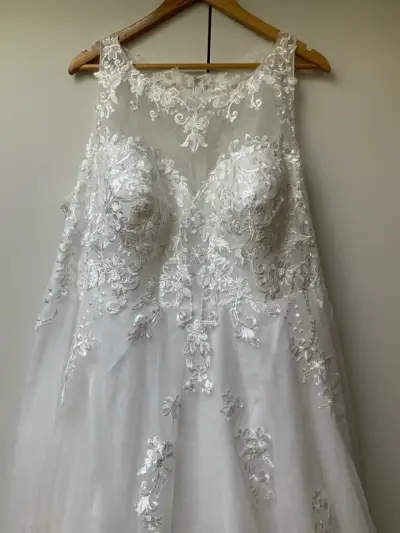 Vestido novia Nuevo - miniatura 4