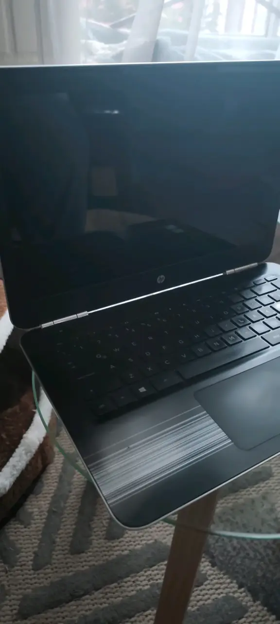 Laptop HP plateado en buen estado - 4