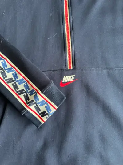 Polerón Nike azul con capucha y cierre - miniatura 4