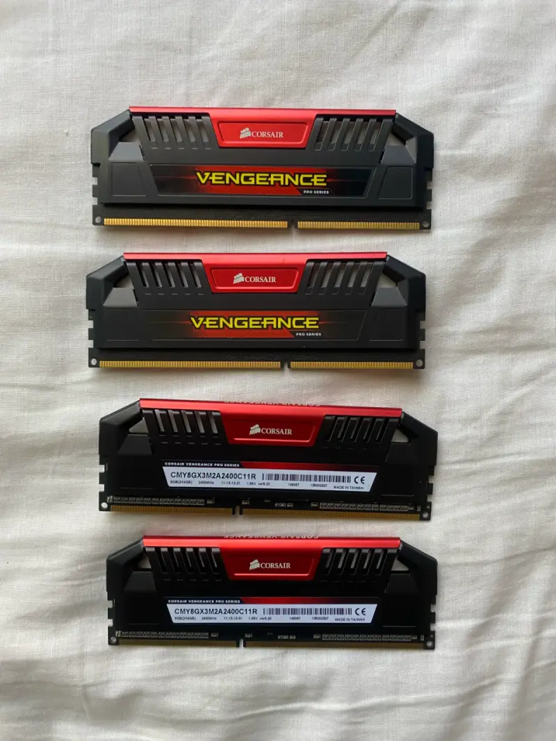 Memoria RAM Corsair Vengeance Pro 16GB - 1