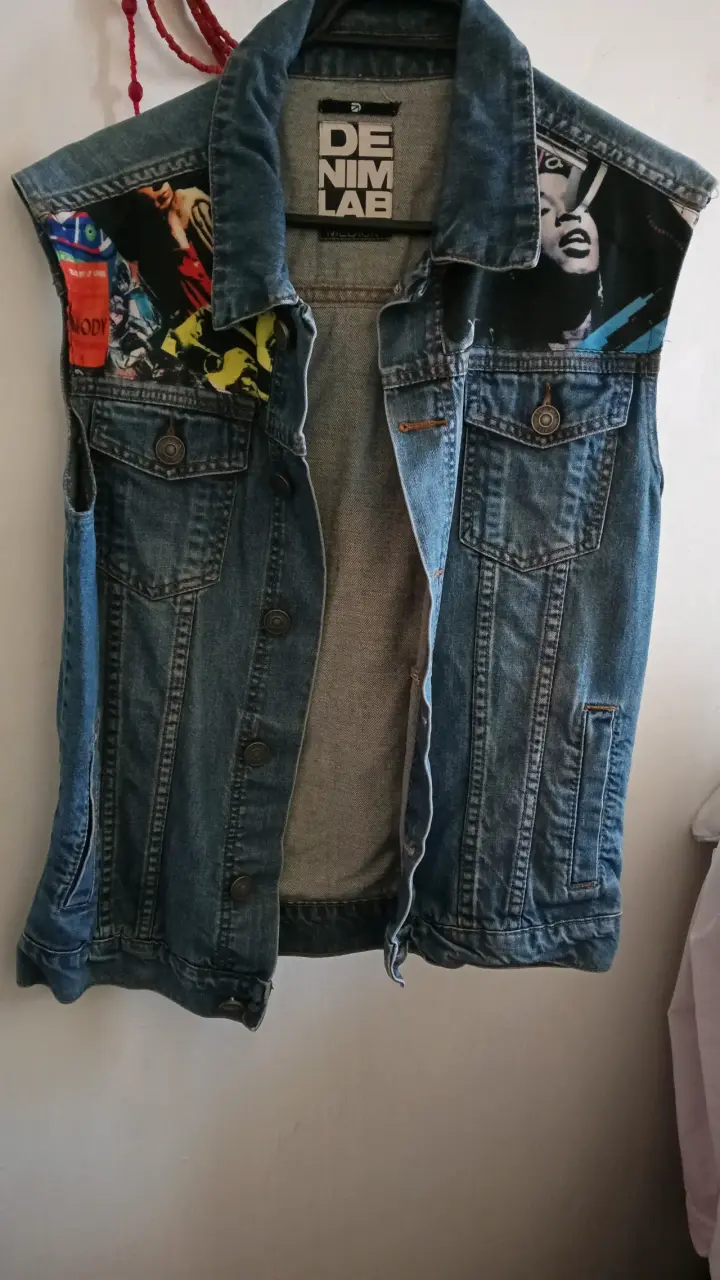 Chaleco de mezclilla Denim Lab con diseño