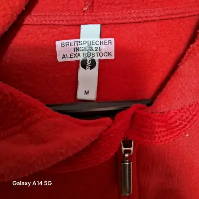Polerón rojo con capucha y cierre - miniatura 4