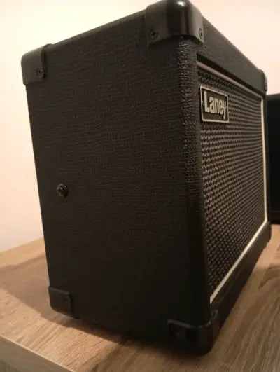 Amplificador Laney compacto para guitarra - miniatura 3