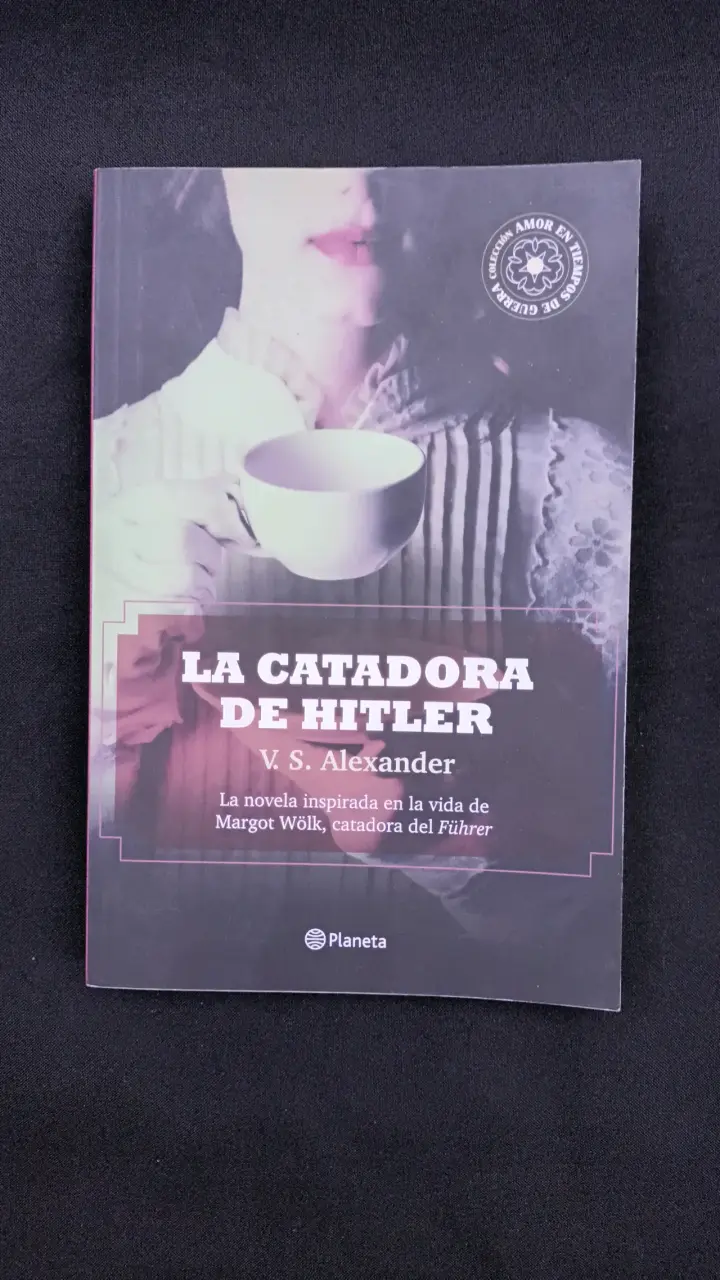 Libro 'La catadora de Hitler' de V.S. Alexander