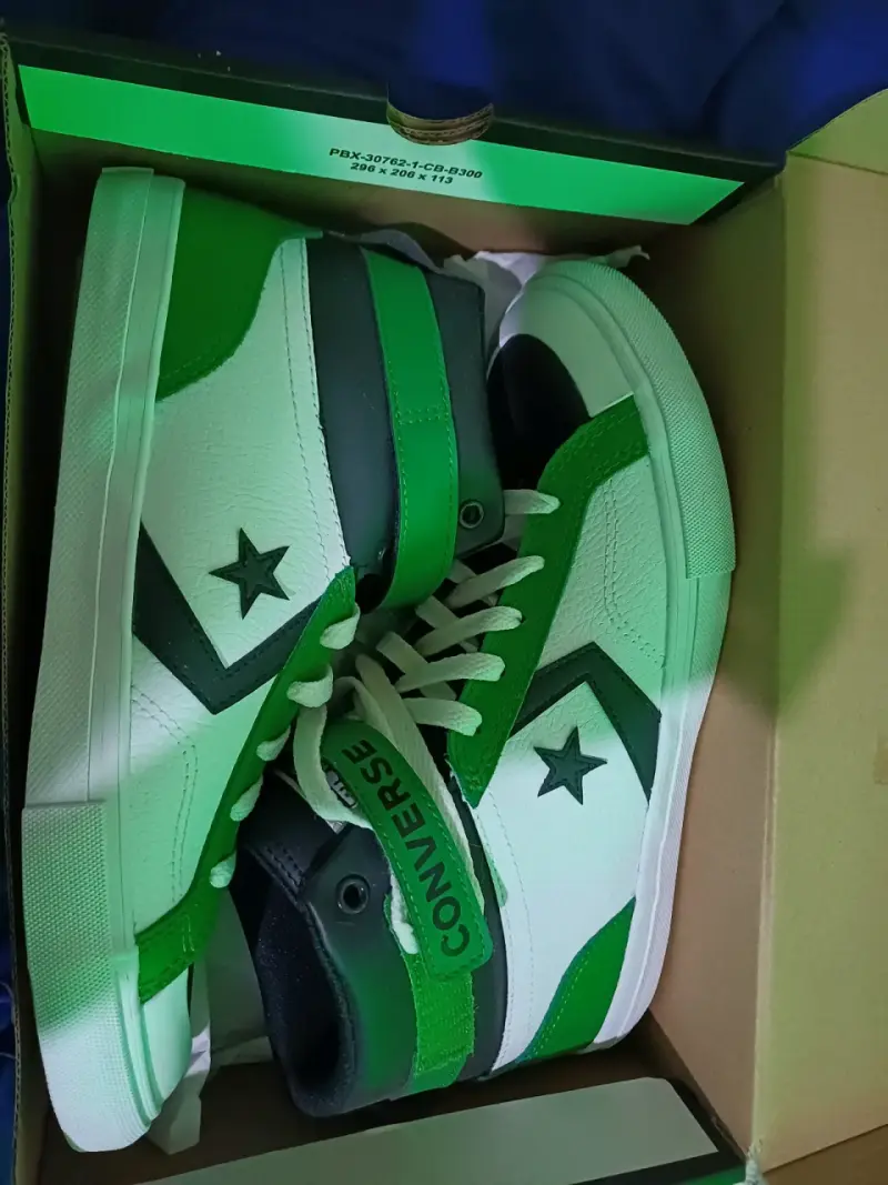 Zapatillas Converse verdes y blancas de cuero - 2