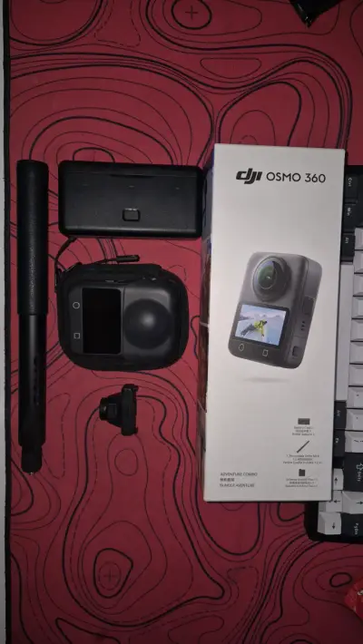 Cámara DJI Osmo 360 Adventure Combo - miniatura 1