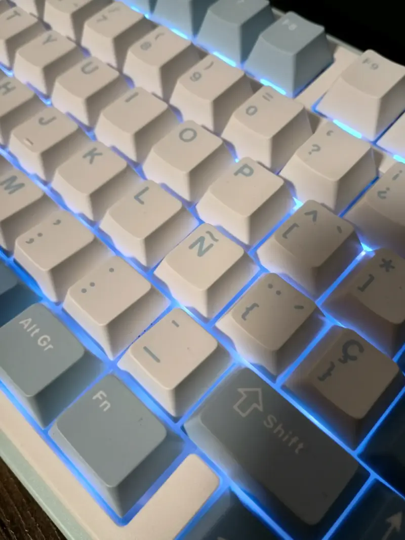 Teclado mecánico 75% RGB epomaker aula f75 español - 2