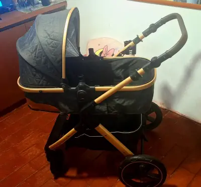 Coche de bebé plegable con capota negra - miniatura 3
