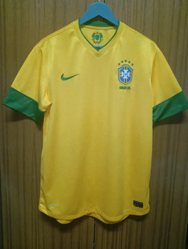 Camiseta Nike Brasil amarilla y verde - 1