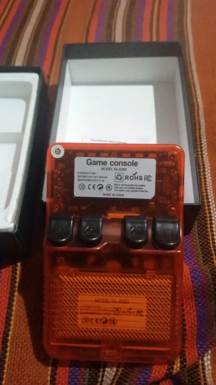 Consola de juegos portátil R36S naranja - 1