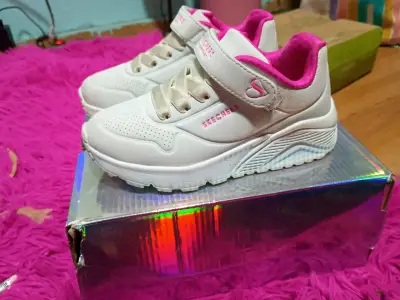 Zapatillas Skechers blancas para niña - miniatura 1
