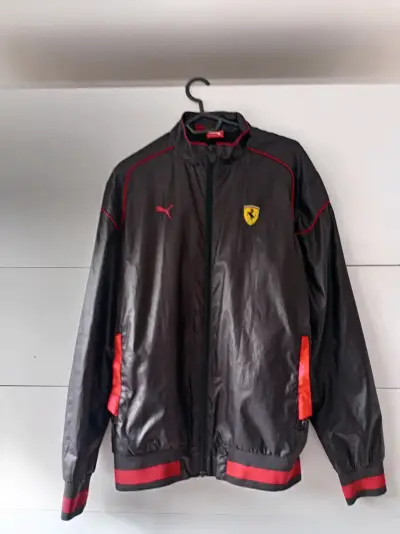 Chaqueta deportiva Puma Ferrari negra y roja - miniatura 1