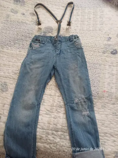 Jeans de niño con suspensores - miniatura 2