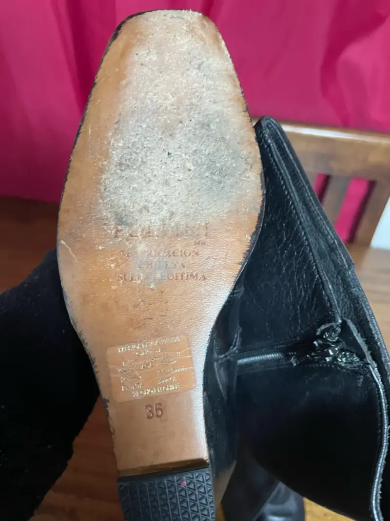 Botas negras de cuero con tacón alto - 3