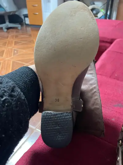 Botas de cuero marrón con hebillas - miniatura 4