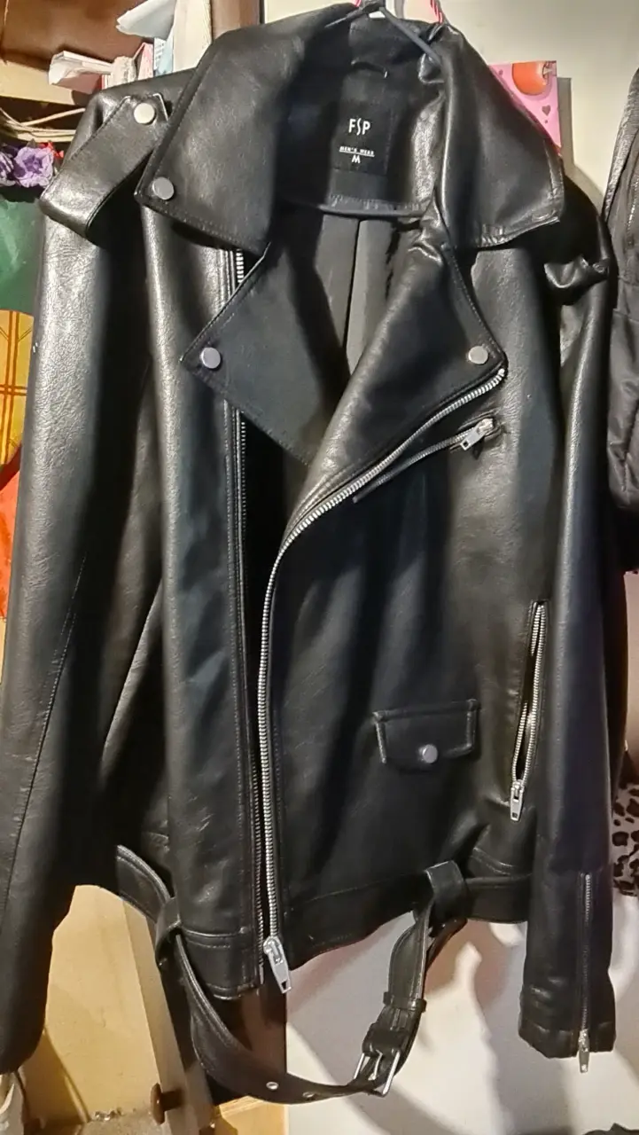 Chaqueta de cuero negra estilo biker FSP