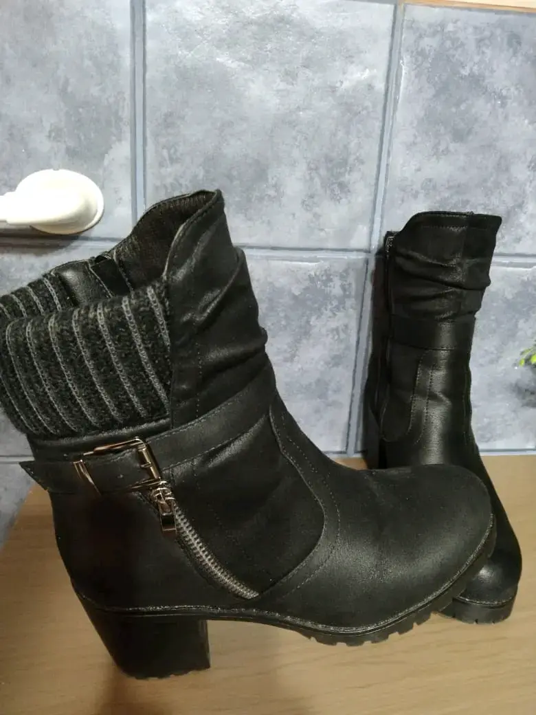 Botines negros con cierre y hebilla - 2