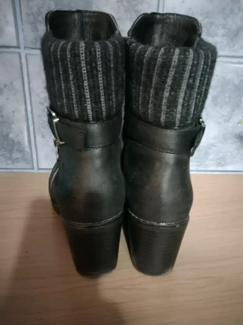 Botines negros con cierre y hebilla - 3