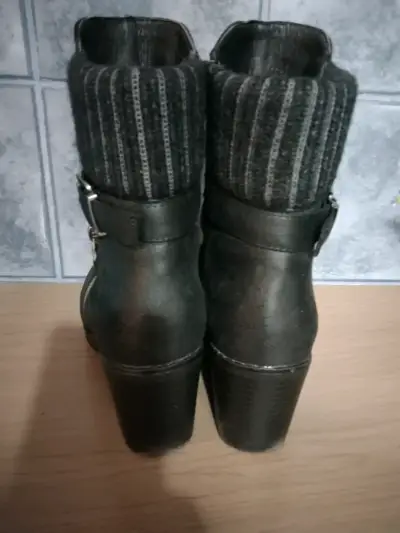 Botines negros con cierre y hebilla - miniatura 3