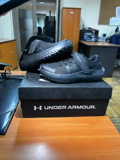 Zapatillas Under Armour N28 - miniatura 1